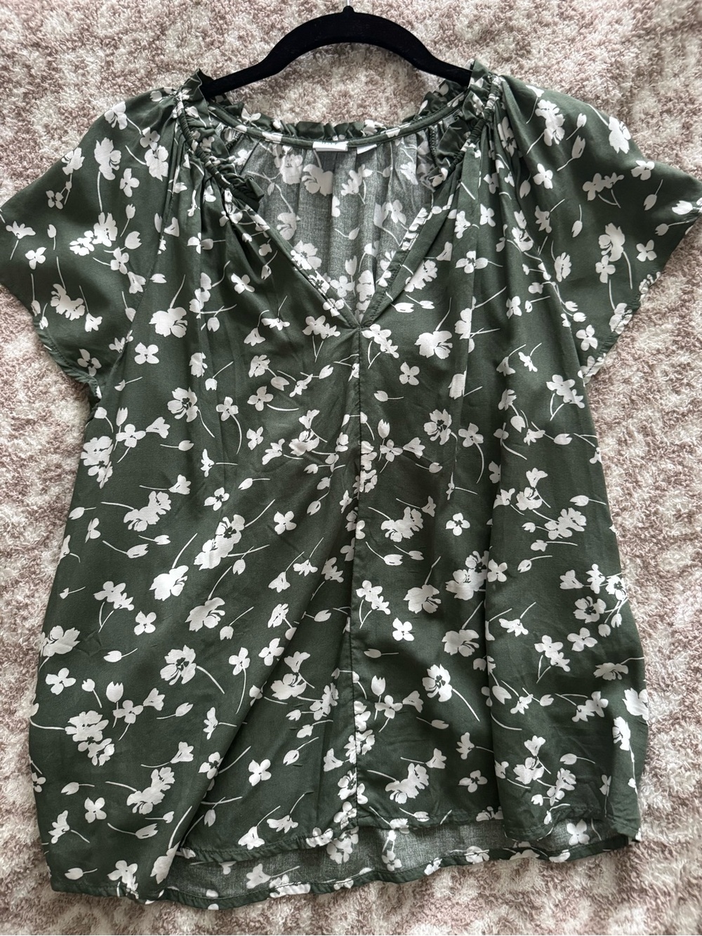 Women’s Green Floral V-Neck Blouse